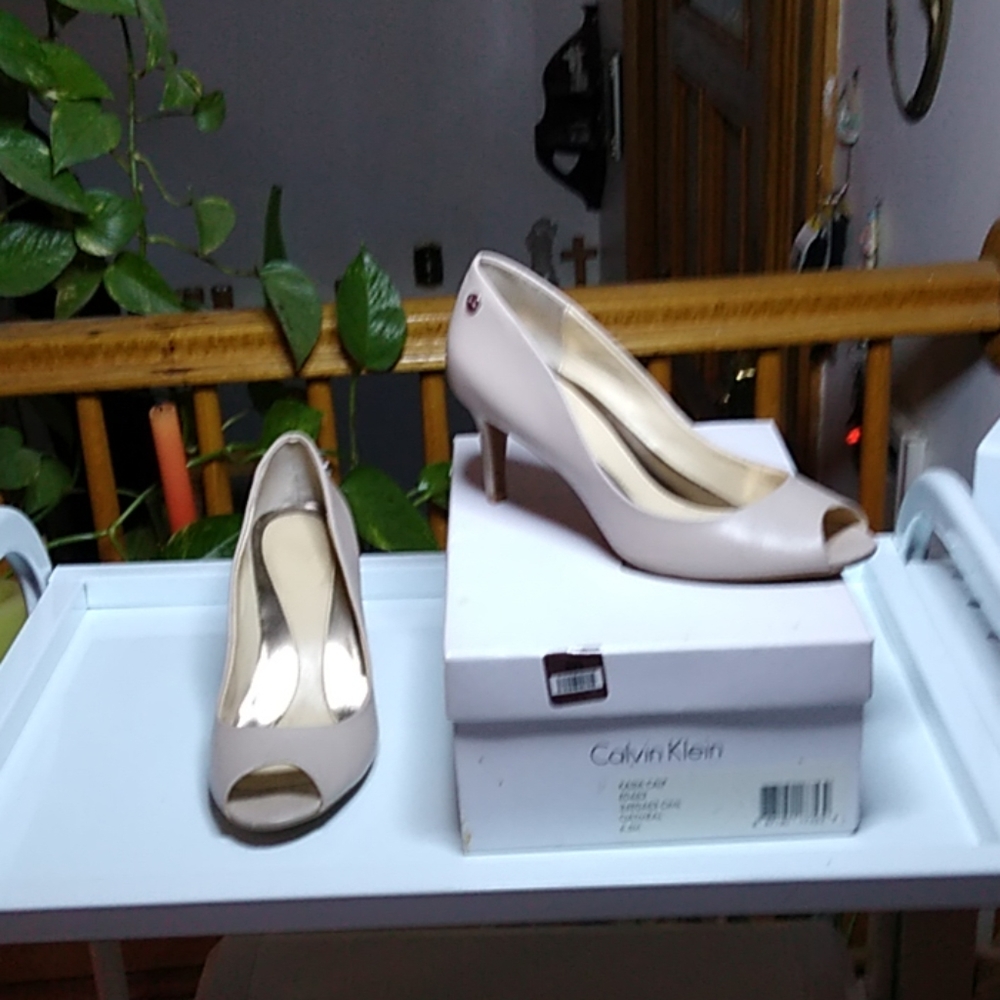 Calvin Klein pumps